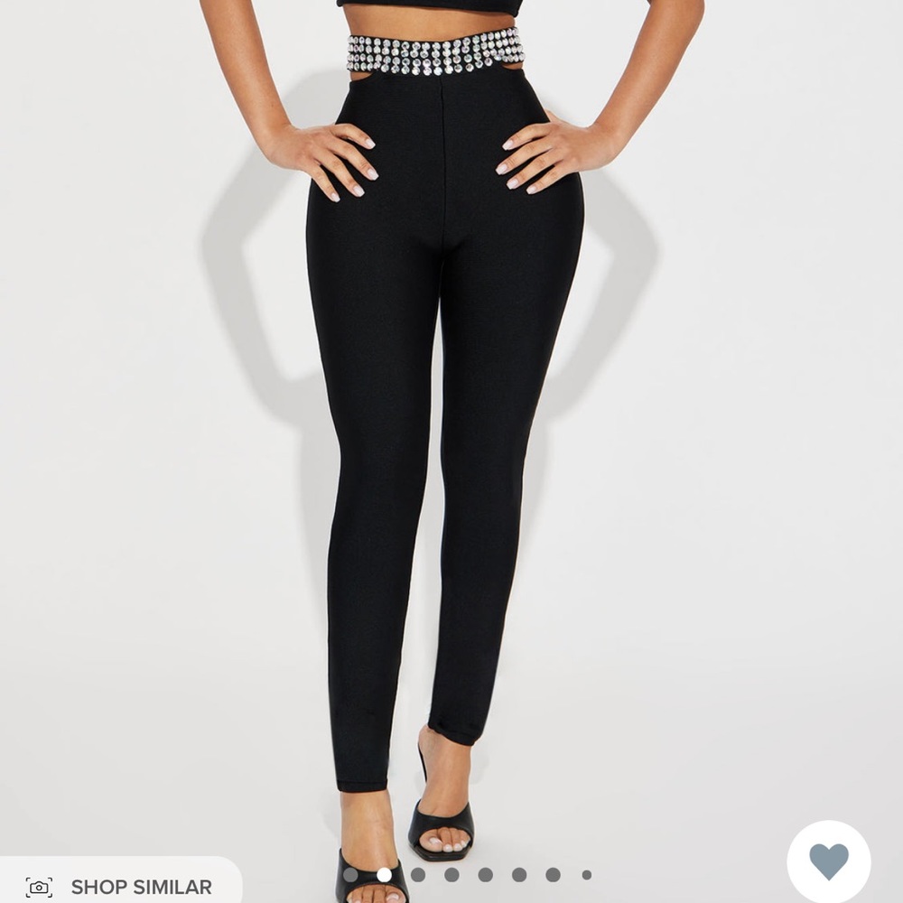 Fashion nova outfit size small. New never worn.